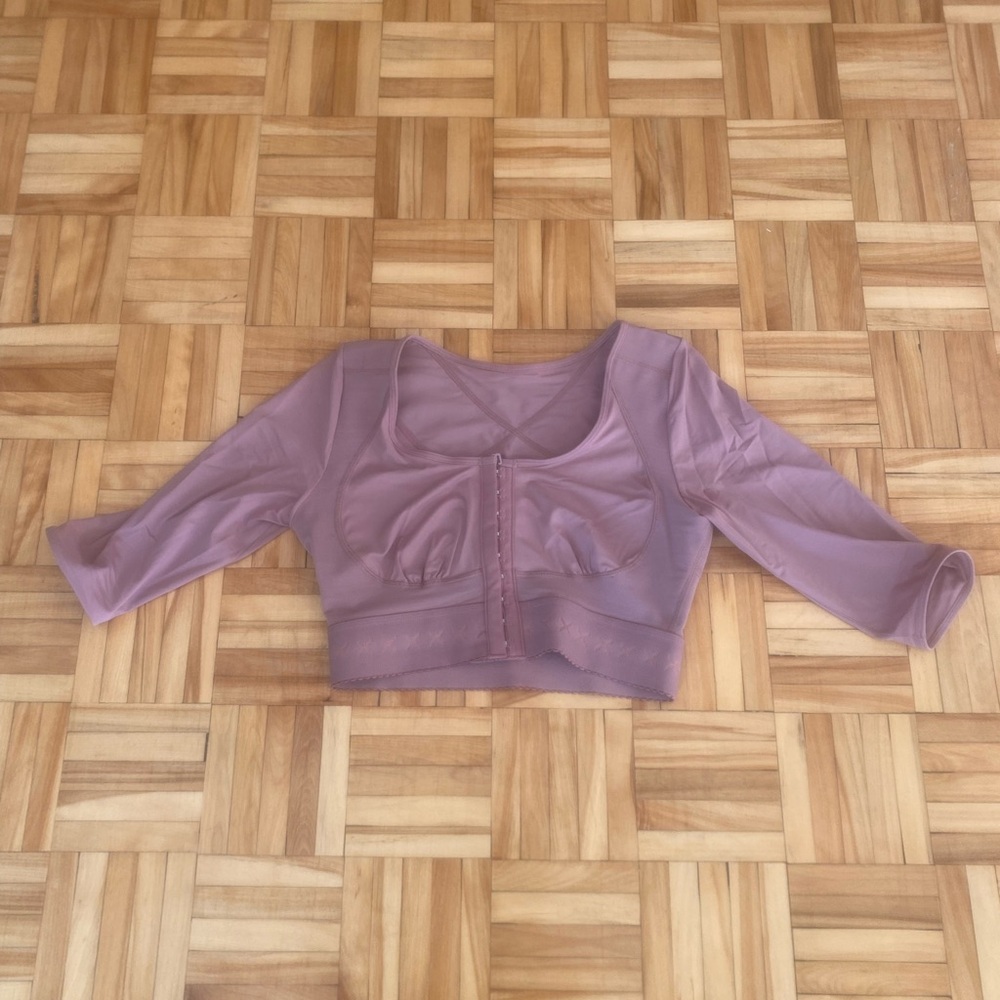Compression Top - Picture 3 of 3